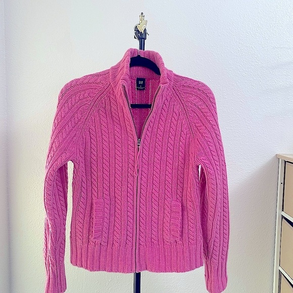 GAP Pink Wool Cardigan Sweater with Front Zipper | Sz M | 100% Lamb Wool ๐ - Picture 12 of 13